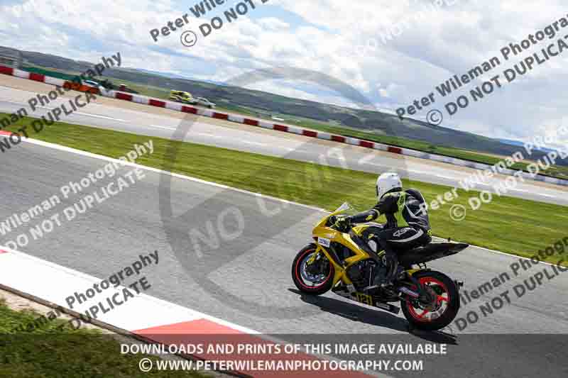 cadwell no limits trackday;cadwell park;cadwell park photographs;cadwell trackday photographs;enduro digital images;event digital images;eventdigitalimages;navarra;no limits trackdays;peter wileman photography;racing digital images;trackday digital images;trackday photos